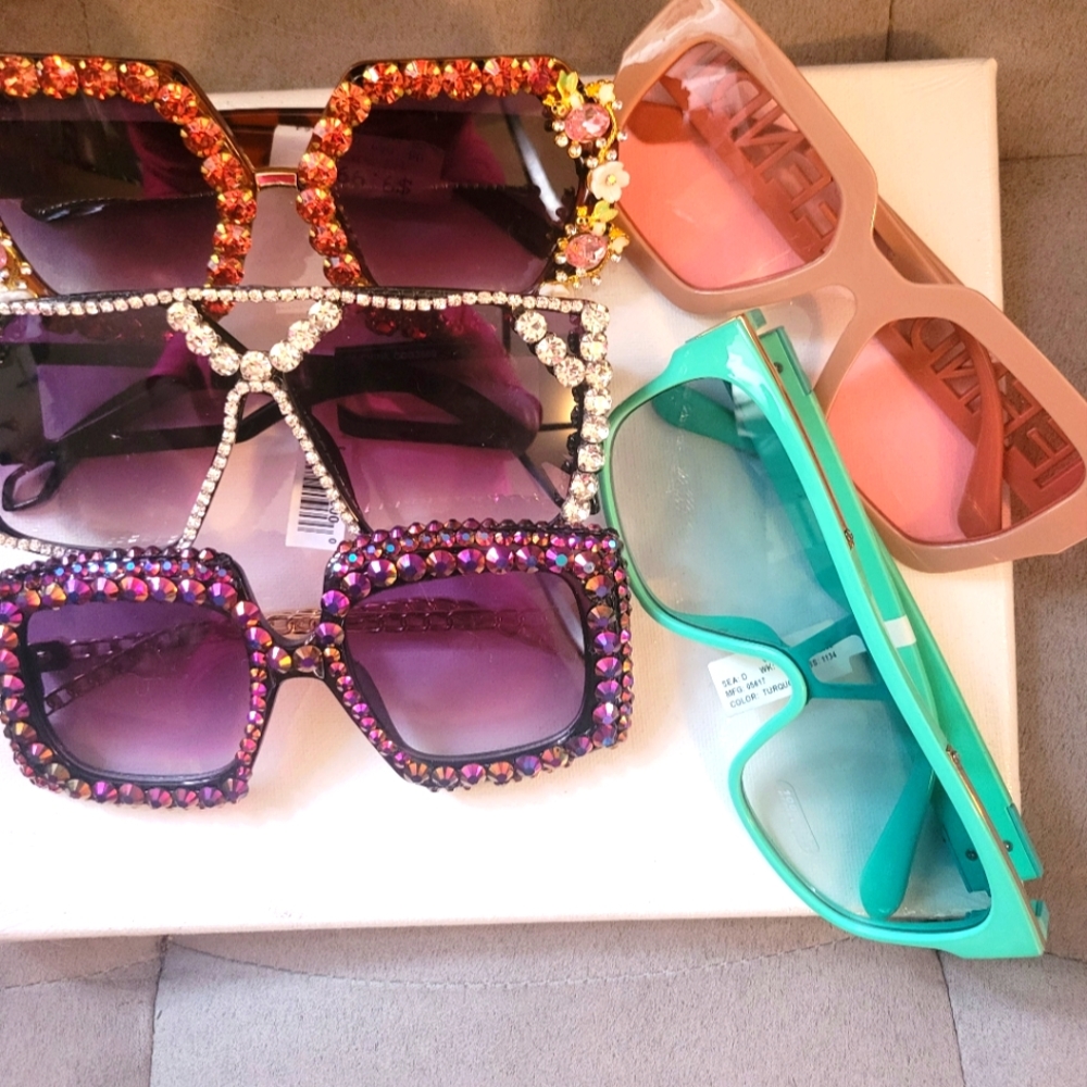 BUNDLE SELL STYLISH SUNGLASSES